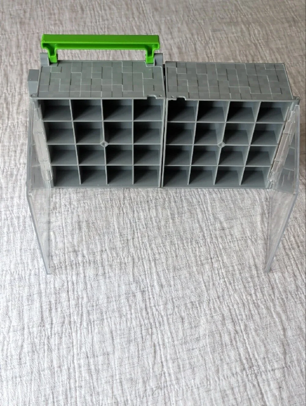 Minecraft Mojang Mini-Figure Collector Case